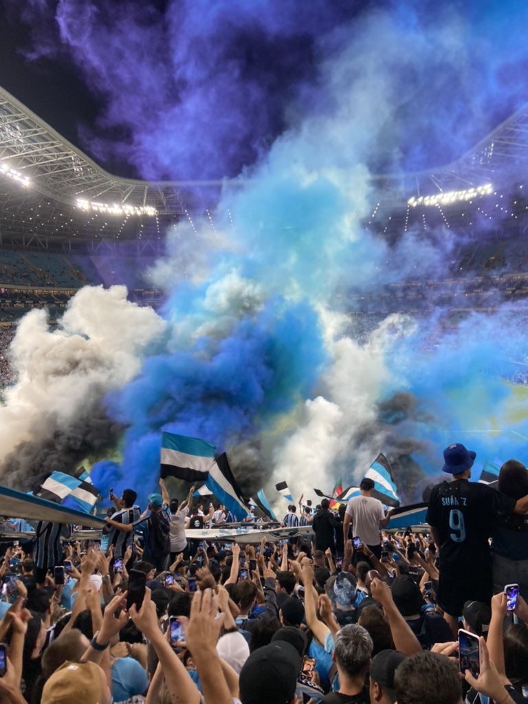 tauaalencarr's tweet photo. RESPEITEM O GRÊMIO, RESPEITEM AS TRÊS CORES ! 🇪🇪 https://t.co/baJAhADqVi