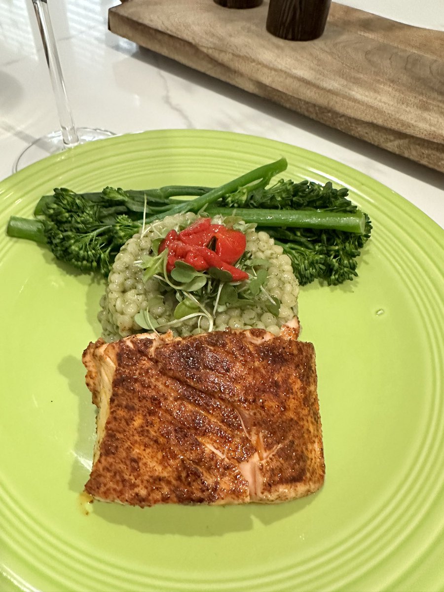 Just a simple fast, go to panseared medium rare salmon fillet. Served with basil, couscous and seasoned broccolini. Accompanied with a crisp Sauvignon Blanc. #salmonnight #couscous #basil #broccolini #sauvignonblanc #gotodinner #quickandeasymeals