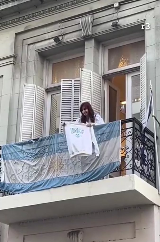 Campaña masiva de LIKES y comentarios para que la metan presa a Cristina Kirchner