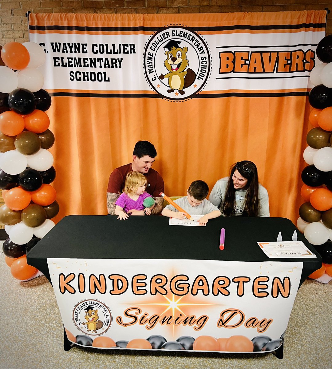 EricBSenior's tweet photo. We had an amazing time at our @CWayneCollier Kindergarten Signing Day! 🎉✍️ Our future Beavers and their families were filled with excitement as they signed their certificates of intent to join our school family. 📚👨‍👩‍👧‍👦 #KindergartenSigningDay #FutureBeavers #CCSKindergartenShowcase2024 #ShareTheGood