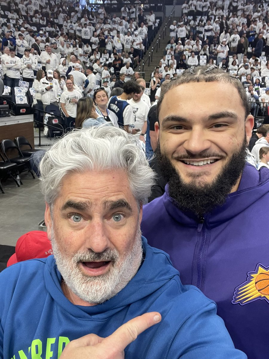 PAOnTheMic's tweet photo. Hahahaha #Suns. Fast start. Lol. 

Meanwhile, shoutout Breck’s David Roddy, who loves the #Vikes and listens to games from Arizona. Super-cool cat. #Howl https://t.co/BDK74RKPsA