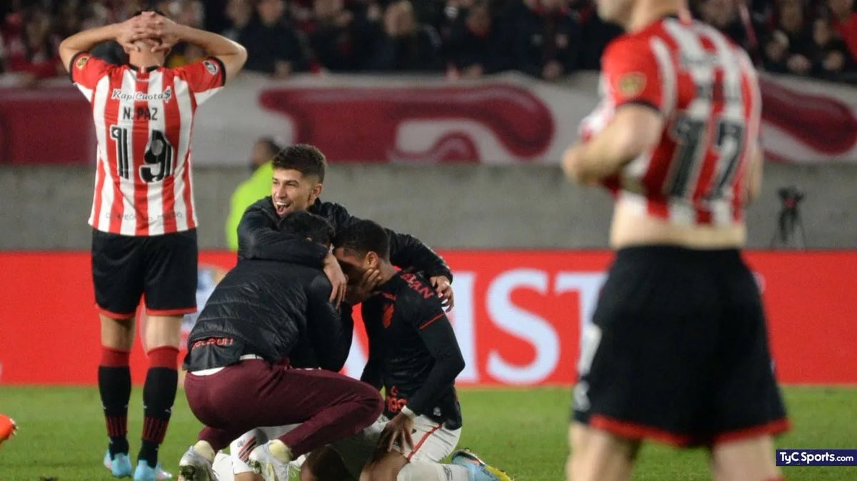 palizatactica__'s tweet photo. 🚫🇧🇷 De los últimos 15 partidos como local por #Libertadores, Estudiantes ganó 12 y solo perdió 3.

Las 3 derrotas fueron ante equipos brasileños:

0-1 vs. Santos (2018)
0-1 vs. Paranaense (2022)
0-1 vs. GRÊMIO (2024)

#Grêmio #Estudiantes https://t.co/STsVBByxKr