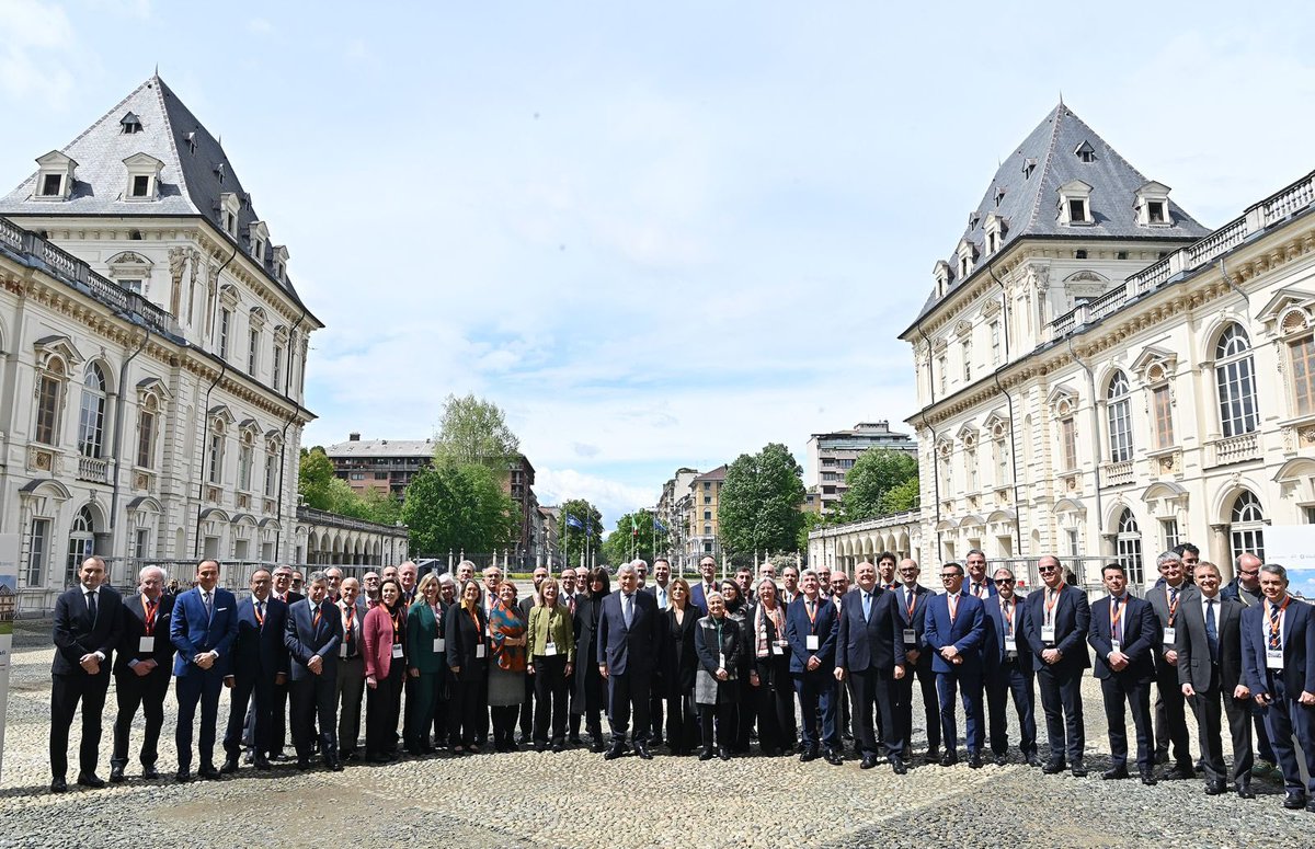 Amedeo Staiano (@amedeostaiano) on Twitter photo Terminata la conferenza annuale degli addetti scientifici e spaziali e degli esperti agricoli a Torino. Tre giorni dedicati all’innovazione, la ricerca e la tecnologia italiana nel mondo. <a href="/mur_gov_/">Ministero dell'Università e della Ricerca</a> <a href="/ItalyMFA/">Farnesina 🇮🇹</a> Terminata la conferenza annuale degli addetti scientifici e spaziali e degli esperti agricoli a Torino. Tre giorni dedicati all’innovazione, la ricerca e la tecnologia italiana nel mondo. <a href="/mur_gov_/">Ministero dell'Università e della Ricerca</a> <a href="/ItalyMFA/">Farnesina 🇮🇹</a>