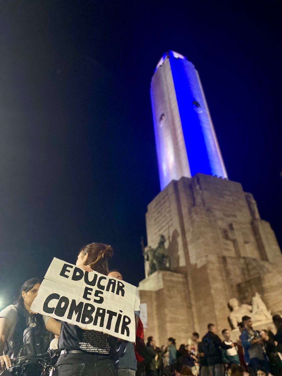 rogiecco's tweet photo. y el silencio no es mi idioma

#MarchaUniversitaria 
#EducacionPublicaSiempre https://t.co/X8T67uzGTH