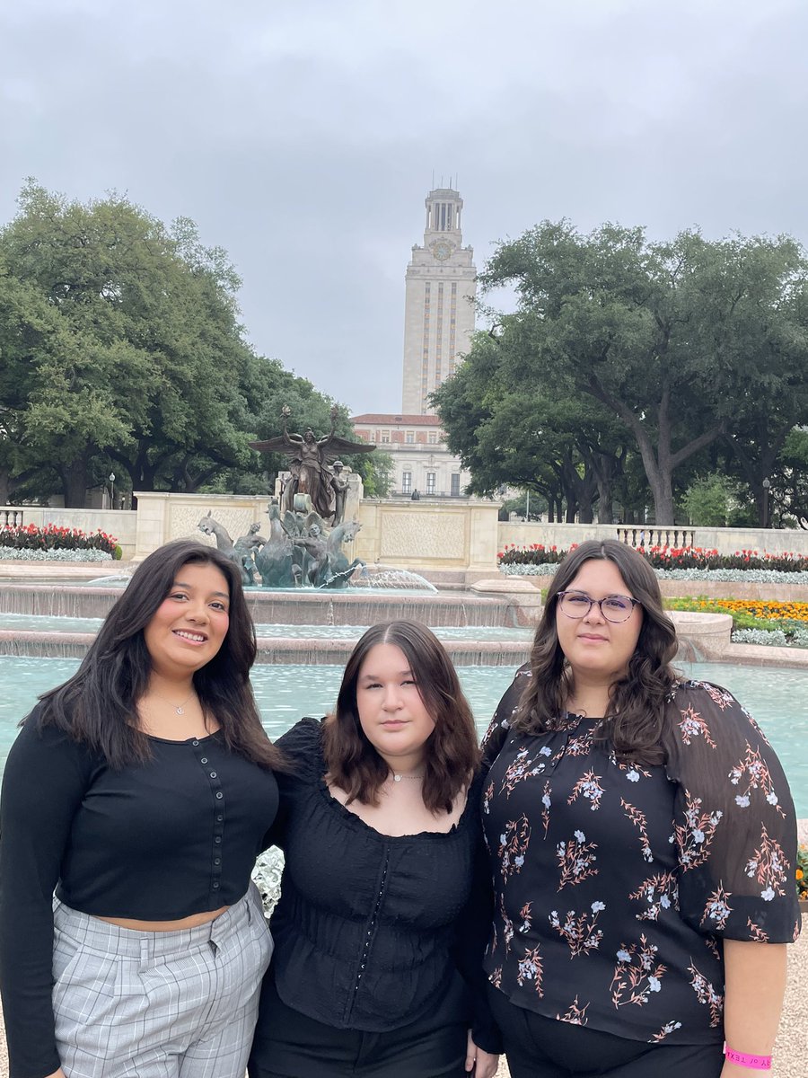 Congratulations to these amazing students from Achieve Early College HS for competing at the State History Fair with their historical research in Austin this past weekend! @EcAchieve @McAllenISD #NHDhistoryfair