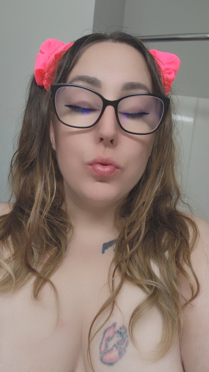 ItsThiccChick's tweet image. New upload on my #onlyfans  🤪 #gamergirl 😩 #egirl 💦 #nsfw 😈 #onlyfansbabe 🌶 #linktree 🫣 #linkinbio 🔞 linktr.ee/itsthiccchick