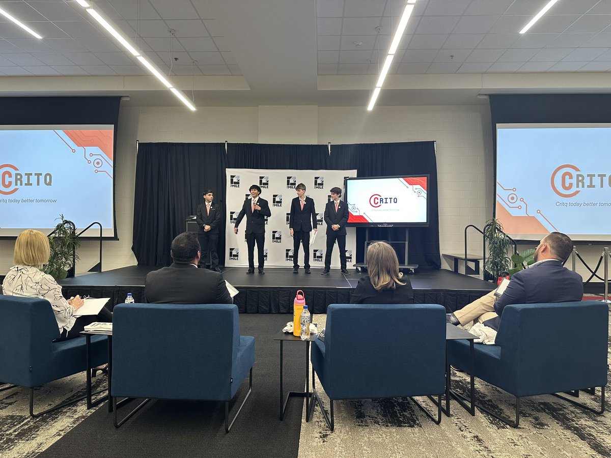 gunnersag's tweet photo. Our final team of the night, CRITQ, is on the stage. #MISDProud #FinalPitch https://t.co/TXWWM0y906