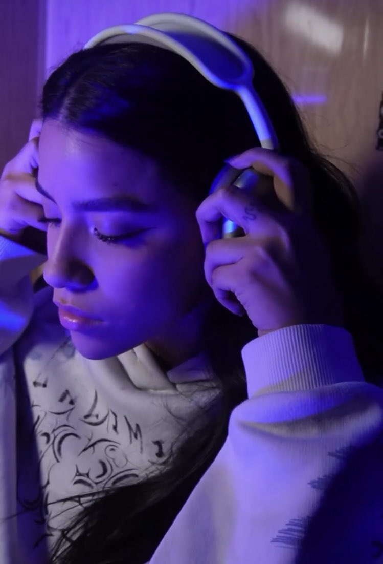 ValeriaReports's tweet photo. Valeria nos comparte un cover simplemente perfecto,siempre dejando a sus fans sin palabras✨✨
Ve y escúchalo en sus plataformas de tiktok y Instagram

https://t.co/rOtUUHAQVf

https://t.co/gFcRUWFb2u… https://t.co/QXHEmmi6sZ