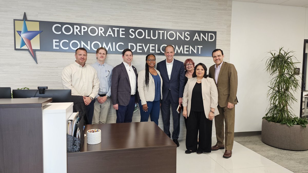 Working on our service area to expand & widen partnerships. Today, we hosted the @FTWChamber leadership team in Alliance, Texas. We presented the @TCCMeansBizdivision and discussed helping small and large businesses and organizations train, retrain, and upscale workforce skills.