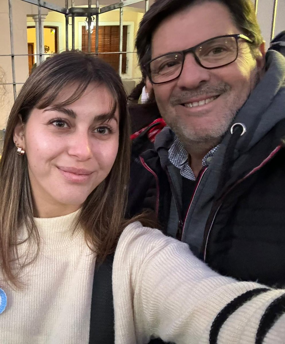 En defensa de la educación pública, ella 4to. año medicina #UNS