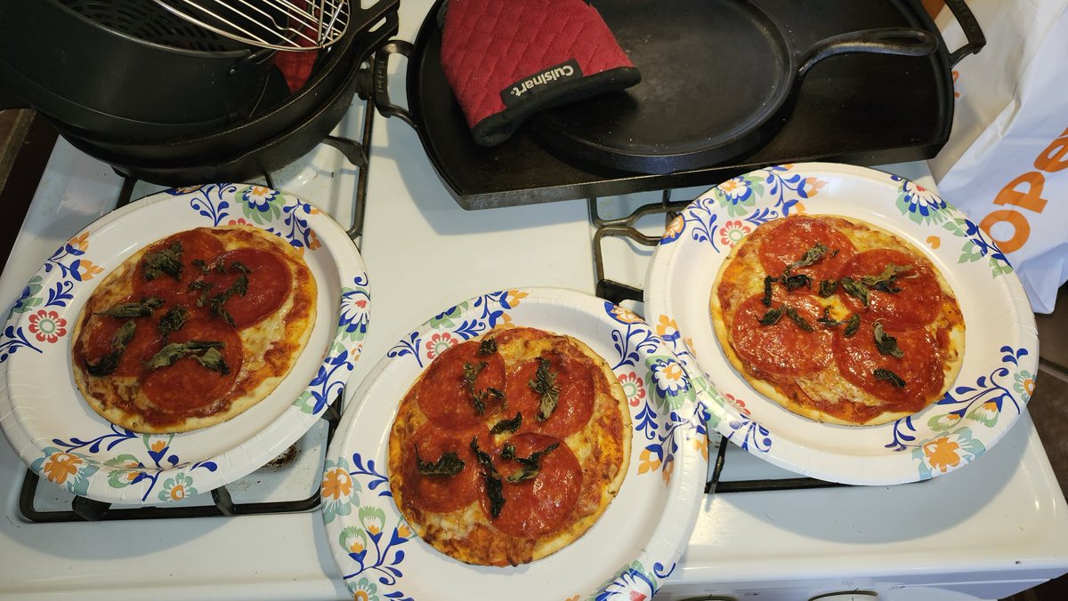 Made mini pizzas for #Dinner . #foodporn