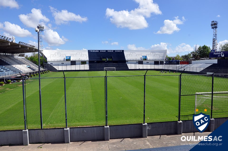 FECHA, SEDE Y HORARIO CONFIRMADO! 

#Racing enfrentará a Talleres de Remedios de Escalada por #CopaArgentina el jueves 2/5 a las 21.10 en la cancha de Quilmes.