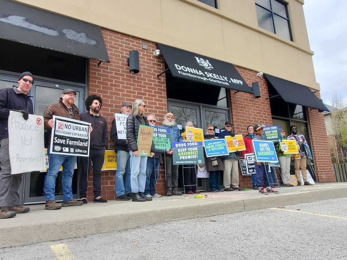 NancyHamOnt's tweet image. Another day of terrible @fordnation policies for @Hamilton_350 to protest outside Conservative MPP Donna Skelly's office in #HamOnt
#stopthe413
#HandsOffConservationAuthorities
#StopBill165
#StopBill185
#StopBill23
#StopSprawl