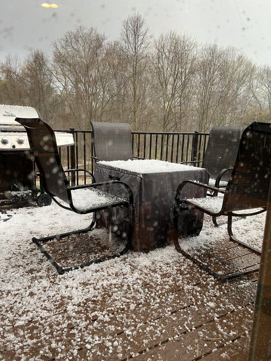 TylerHoard's tweet photo. @wxblakeharms @WOODTV Got some pea to marble sized hail that came down pretty hard for about 20 minutes https://t.co/KN51dkh7dO