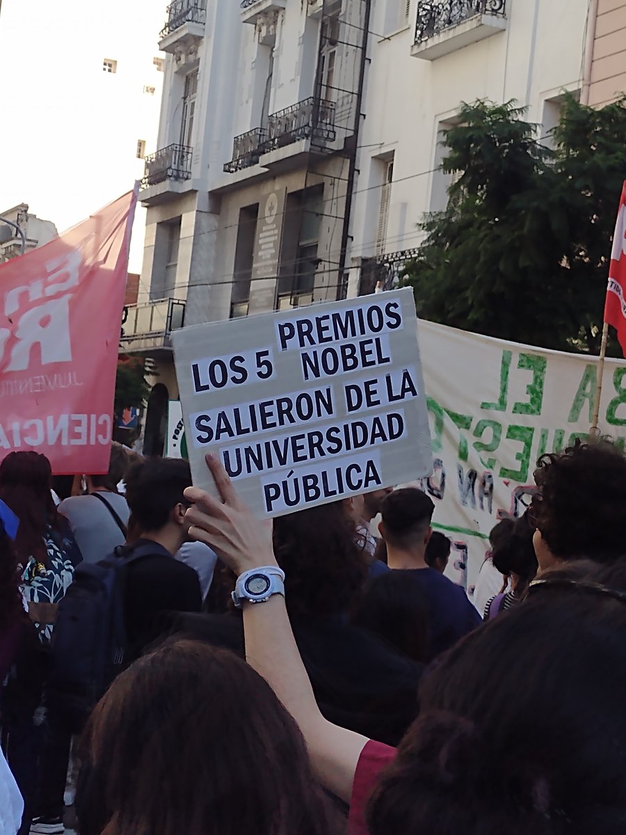 ShezoNeozero's tweet photo. #MarchaUniversitaria https://t.co/PqWy6dJq83