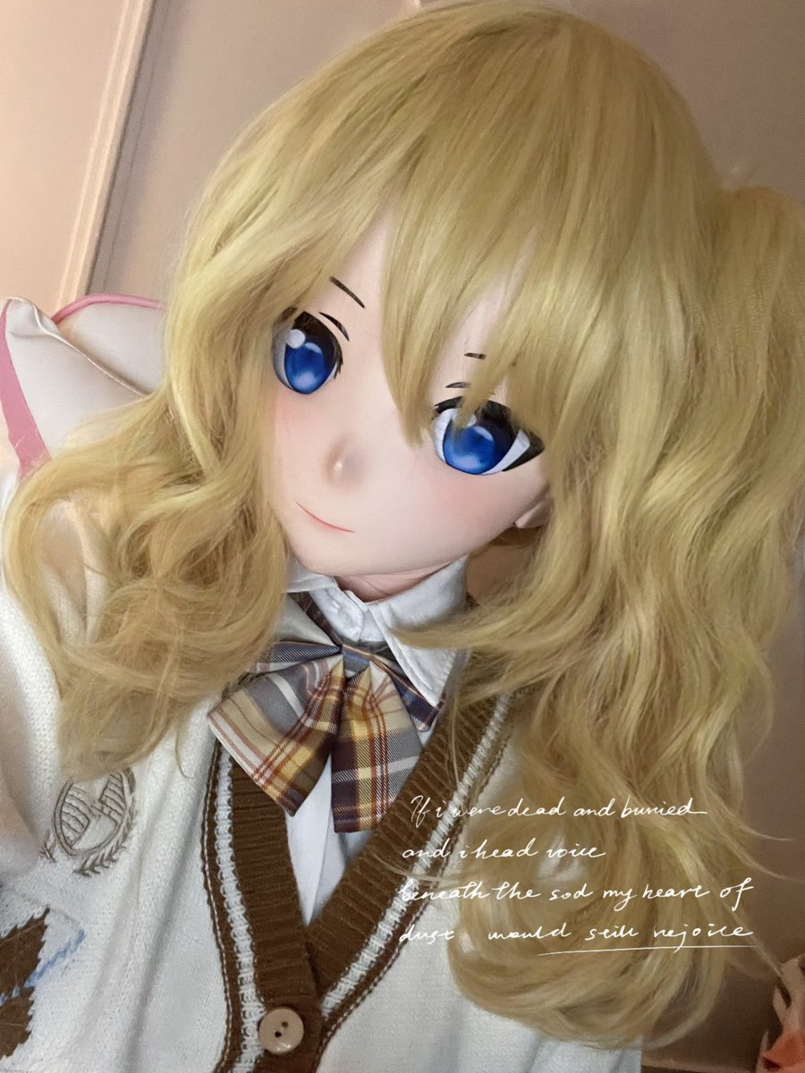 Aeuphinix's tweet photo. 有填充物拖欠不做作业
只能请早坂爱帮忙写了🥲
（娃娃写作业效率是真的高） https://t.co/AIT3vtYmuA