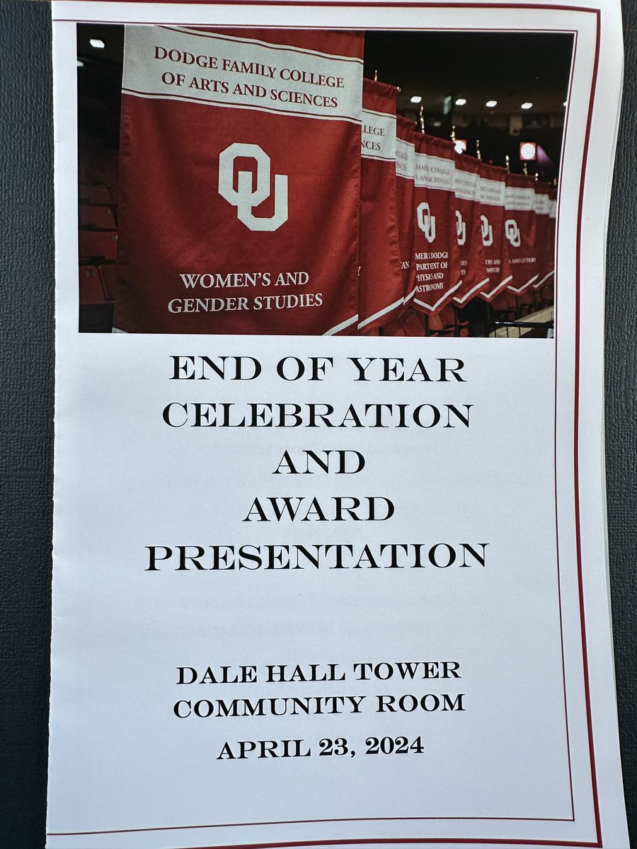 ShawnTheScholar's tweet image. Omg! Today I received the inaugural Faculty Research Commitment to Social Justice Award from Women &amp;amp; Gender Studies @ouWGS &amp;amp; Center for Social Justice 🥹! I am overjoyed &amp;amp; honored to have been nominated, selected, &amp;amp; recognized across OU’s campus for my equity-based research. 🏆🙏🏾