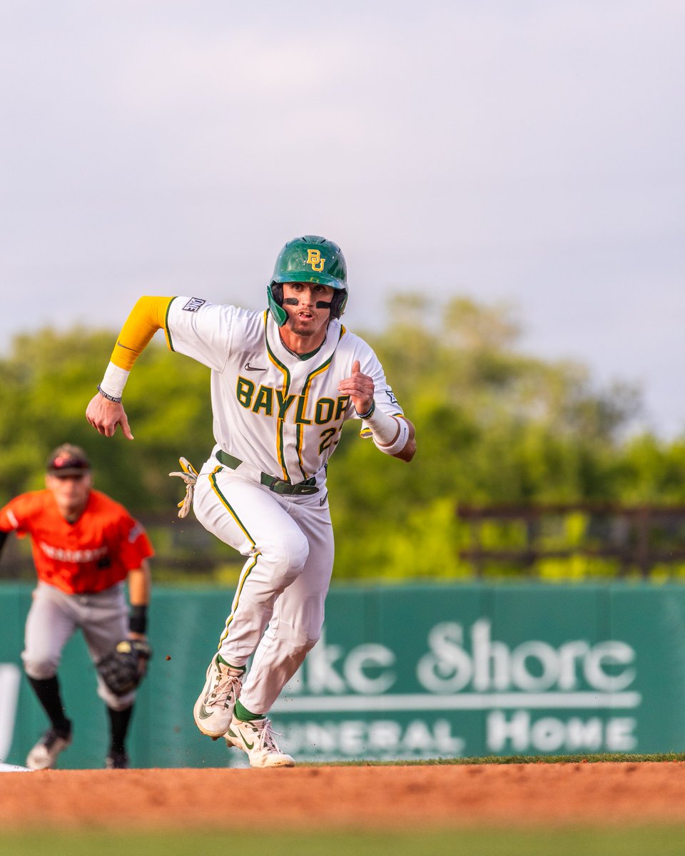 BaylorBaseball's tweet photo. Bears lead early! 

End 2 | Baylor 1, SHSU 0

#SicEm 🐻⚾️ | #Together https://t.co/BzEnstP8so