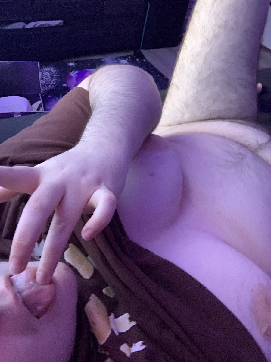 Arthur__Wolfe's tweet photo. Soft, needy, and tasty too 👅 https://t.co/tKdWm1z3f4