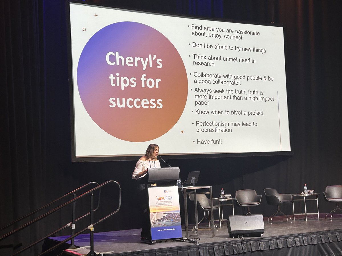 RathLeanne's tweet photo. ⁦@AusPainSoc⁩ ⁦@Dr_CherylStucky⁩ ONE WITH THE LOT. A presentation on deep science of keratinocytes and neuropathic pain AND WISDOM. 👏👏👏👏#APS2024 https://t.co/sV4Gut3Pja