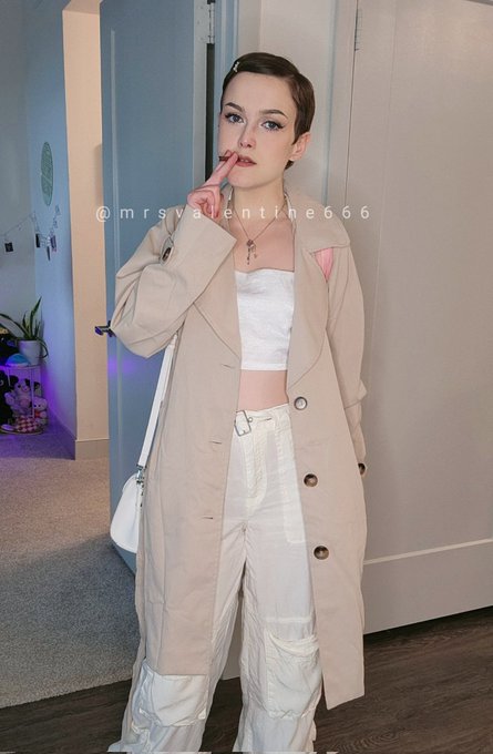 outfit of the day (blunts are an accessory) https://t.co/3KMji8U1J9<a href="/tag/mvsales"class="tags"><span>#mvsales</span></a>