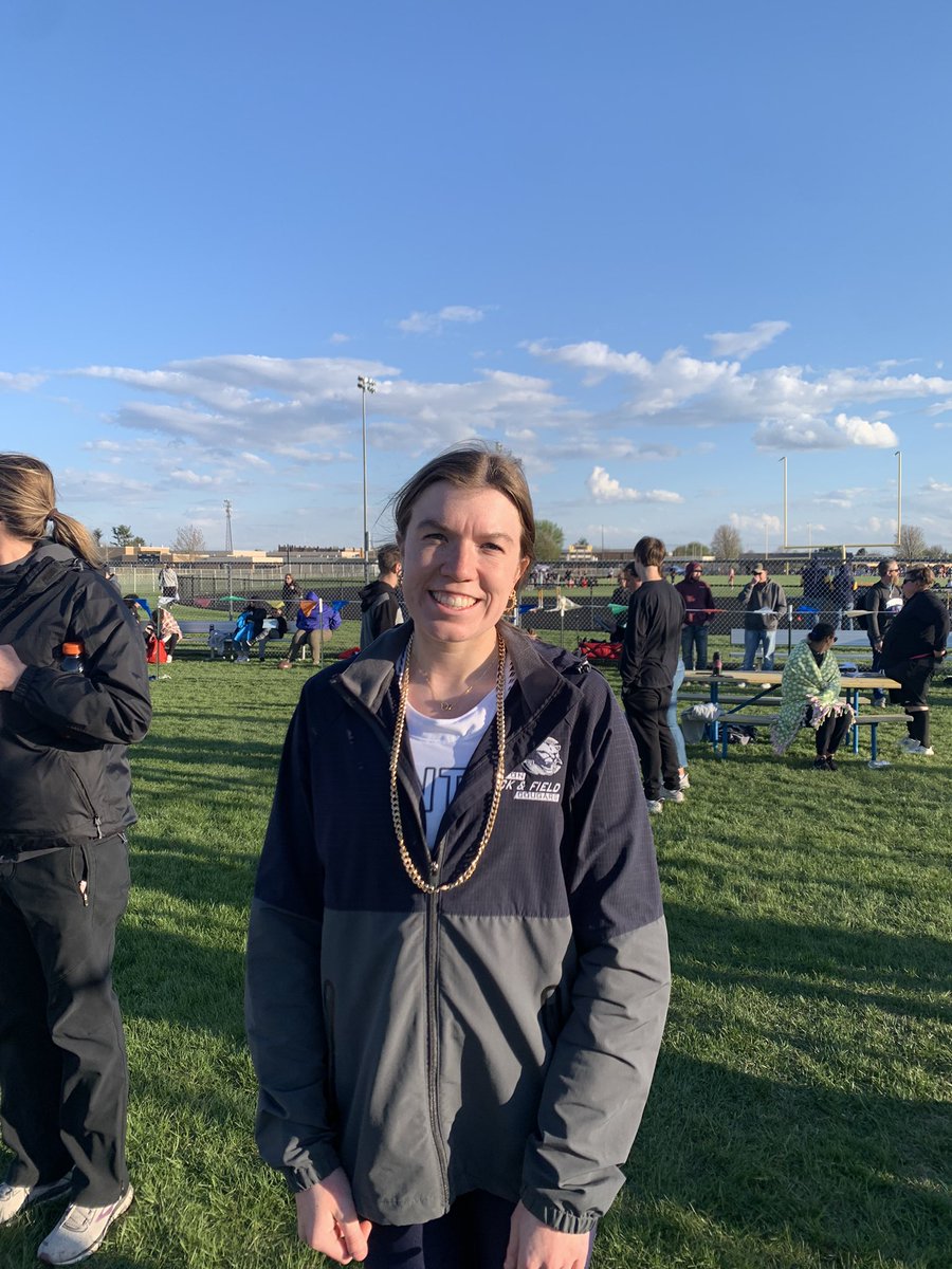 CoachStout32's tweet photo. Carly gets her own post for WINNING girls discus. https://t.co/jLiNJeBSN8