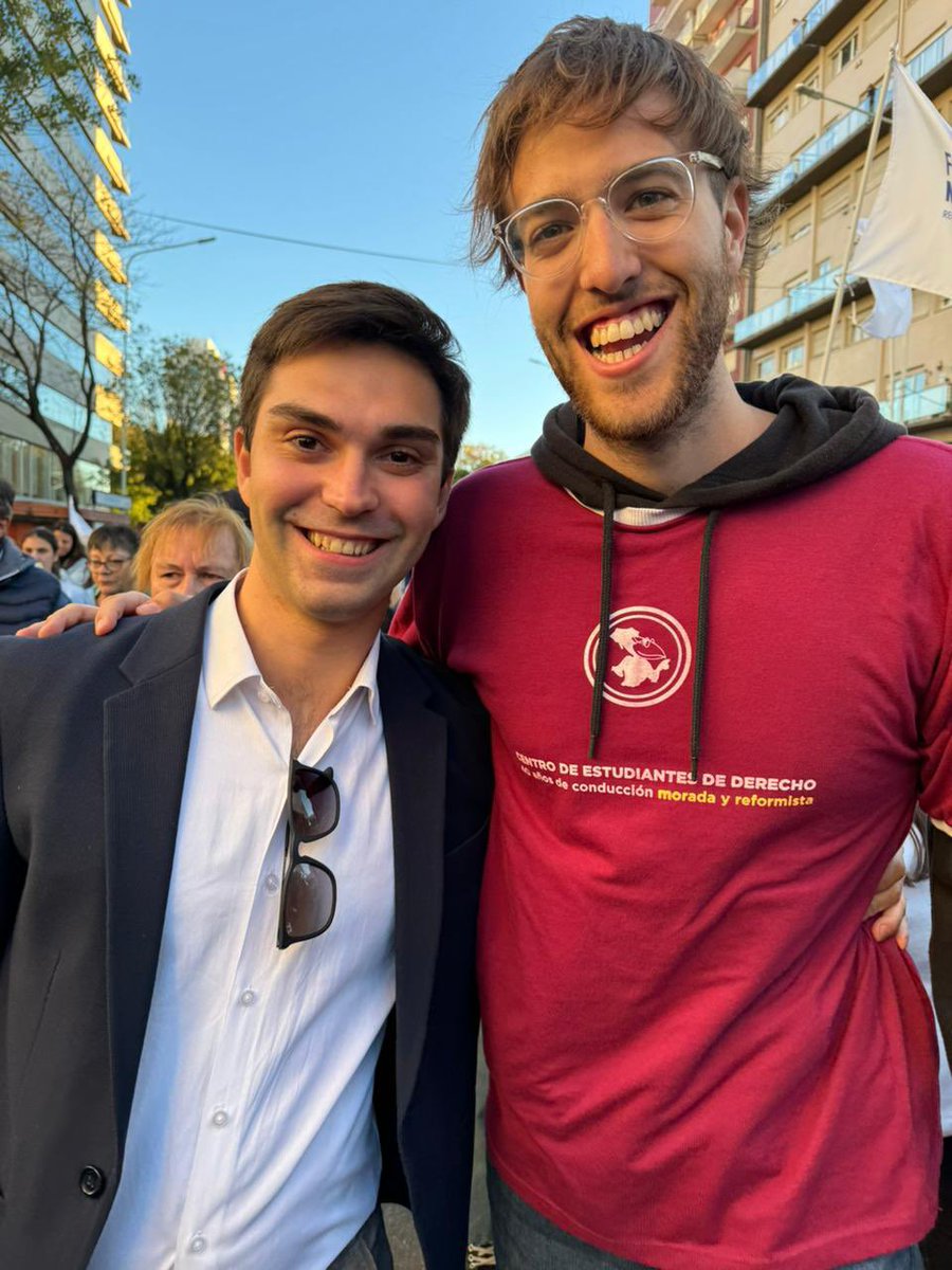 gerorosso7's tweet image. La vi, la veo y la veré: educación pública y de calidad siempre. Esperanzadora marcha del pueblo para marcarle el rumbo a un presidente que agravia y desprestigia a las instituciones públicas.
Arranca a verla @JMilei 
Hermoso marchar codo a codo @martinezsotof 
#UNMDP ❤️