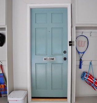 midwestern_ope's tweet photo. Let’s confuse non midwesterners 

Guests                             Friends &amp; family https://t.co/kJxFJK7qQ2