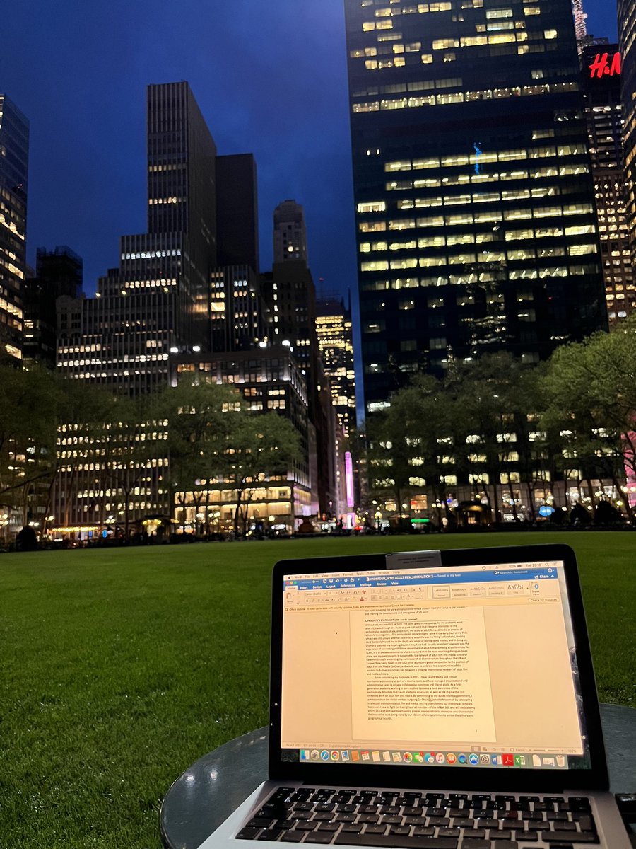 drjimmyando's tweet photo. Works never stops in the sleepless city https://t.co/cUFBdrctrP