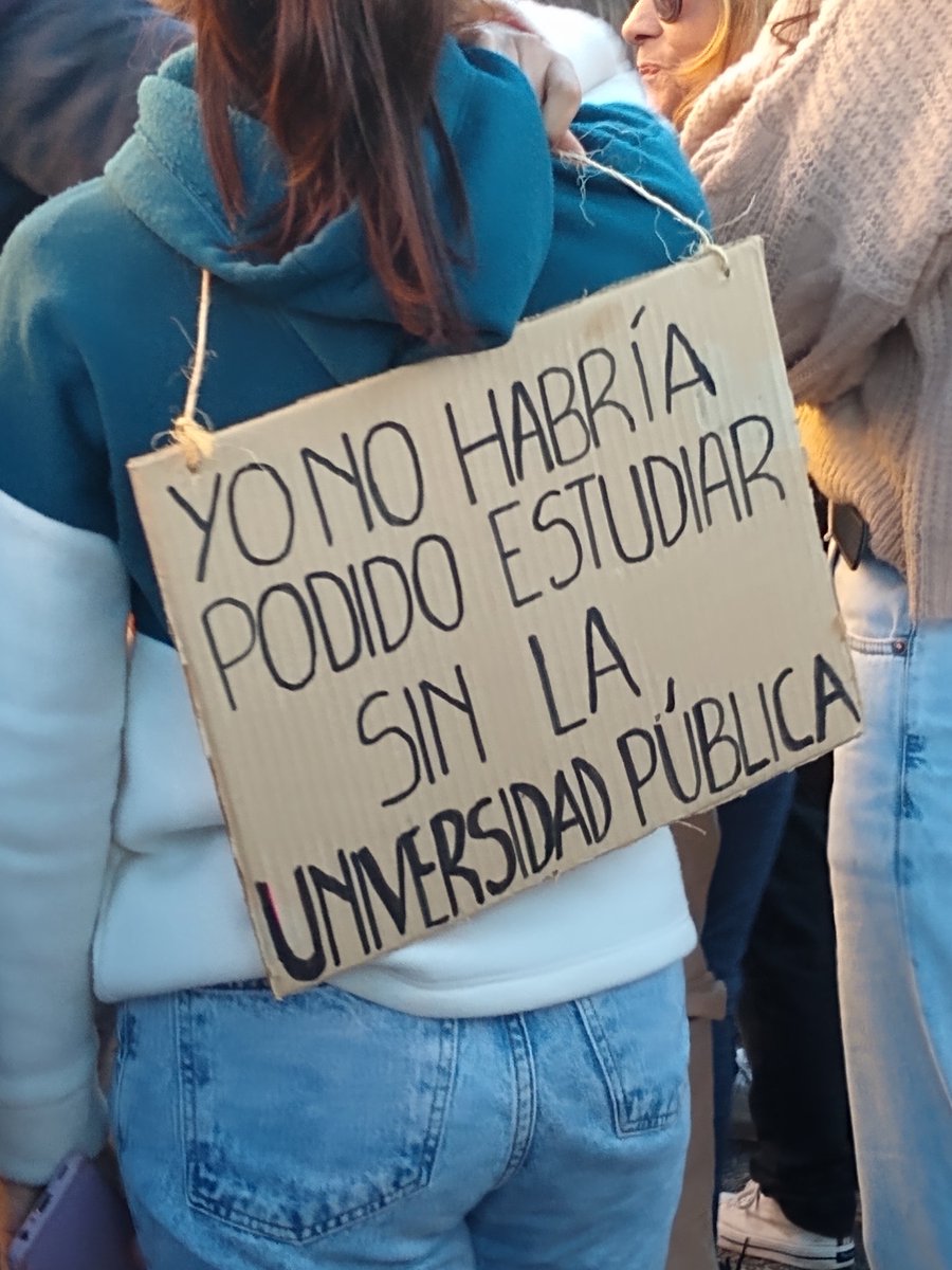 LiliaCommisso's tweet photo. #UNLPam
#MarchaUniversitaria https://t.co/5S9JOKonlQ