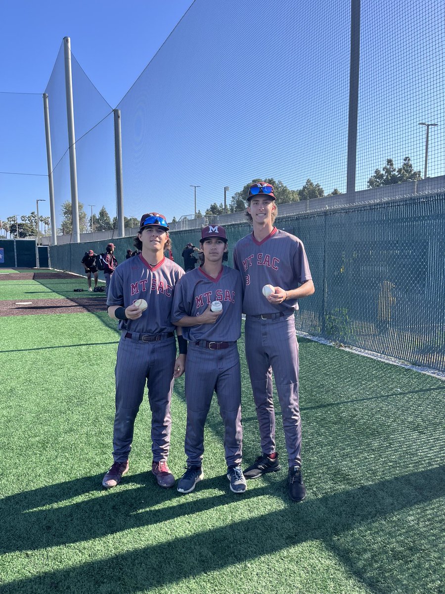MtSAC_Baseball's tweet photo. MOUNTIES take the show on the road to beat El Camino 4-2 @pipes 3 1/3ip in scoreless relief for the W @MatthewViveros3 2scoreless backend for the save @kitty lights out on DEFENSE @JoeyRossetti5 @BradynFrance 2knocks apiece Team W! @MtSAC_athletics @MtSAC_Baseball #dominatelate https://t.co/o4JfDYccVN