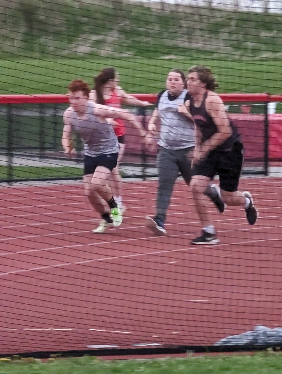 CdgaThrows's tweet photo. Another great track meet by Thrower Nation!  A bunch of bests and the return of the Thrower Relay!  Always a crowd favorite.  Great job everyone!  #CATrack #CanandaiguaProud https://t.co/Gvt2xWGtWI