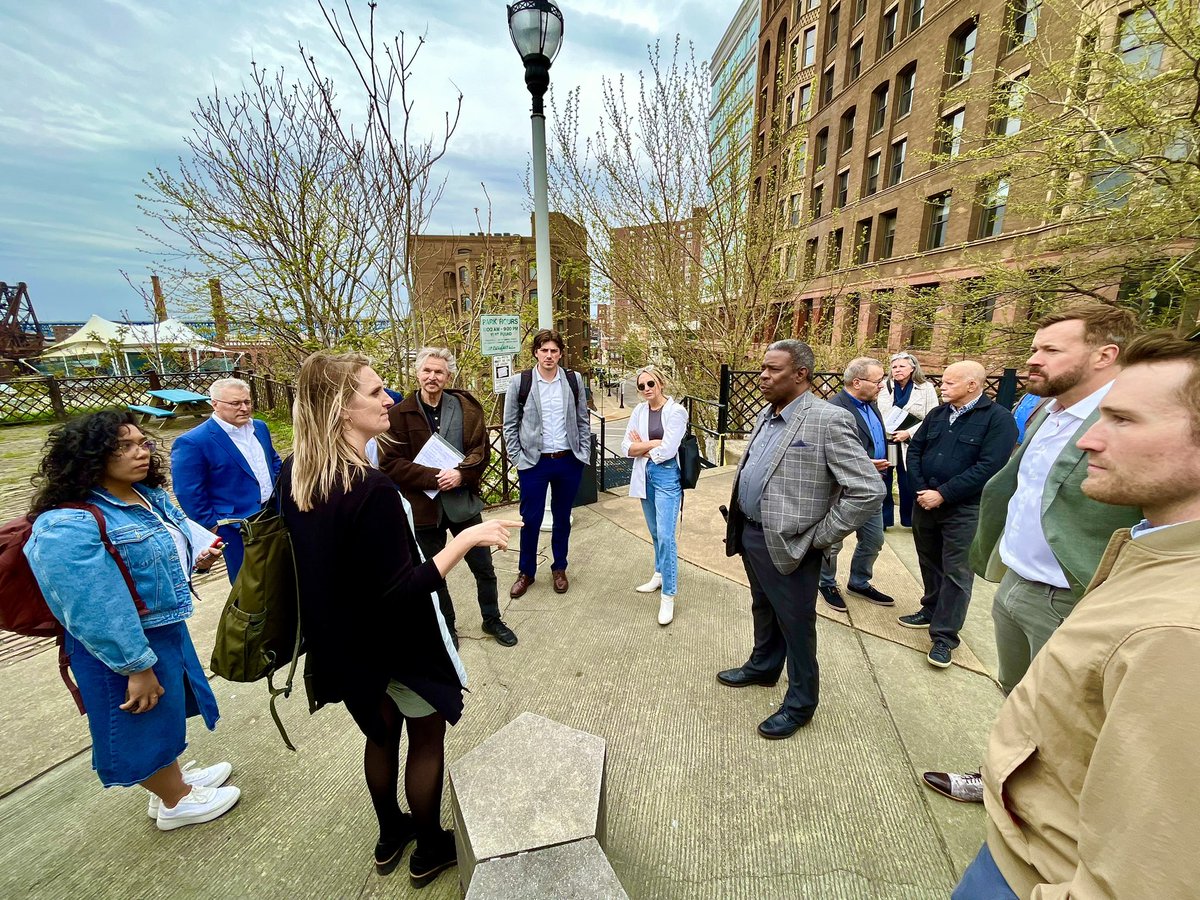 Tour of the Warehouse District + Flats East Bank with @DowntownCLE and others abt how to improve the streetscape experience. Themes: less pavement, more trees, expanded but consistent patio spaces, buried utilities, narrower streets…and zip line on Main Ave under Shoreway bridge