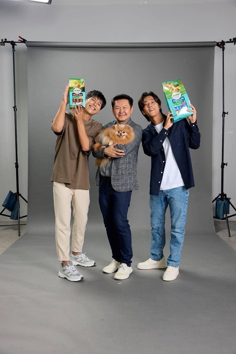 prjipata's tweet photo. ใจฟู! ‘จอง-คัลแลน’ ขึ้นแท่นพรีเซ็นเตอร์ JerHigh พร้อมเปิดตัวอาหารน้องสุนัข สูตร Grain-Free เปลี่ยนมื้ออาหาร… เจอร์สิ่งที่ดีกว่า
https://t.co/NQpMhlj4ap
#เจอร์ไฮ #JerHigh #JerHighMORE #คัลแลนพี่จอง #พี่จอง #คัลแลน #ใจฟู #อาหารสุนัข #พี่จองคัลแลน #컬렌 #CullenHateBerry https://t.co/VSqgomoFfp