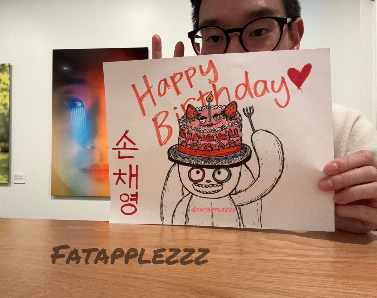 fatapplezzz's tweet photo. 생일 축하해요 딸기 여왕 🥳🍓🍰 
즐거운 하루 보내시고 케이크와 맛있는 음식을 많이 드셨기를 바랍니다!

Happy birthday #CHAEYOUNG 😊

#TWICE #트와이스 #채영
#HappyCHAEYOUNGday #Moment_of_CHAEYOUNGday @JYPETWICE https://t.co/Xx7lYQIZvB