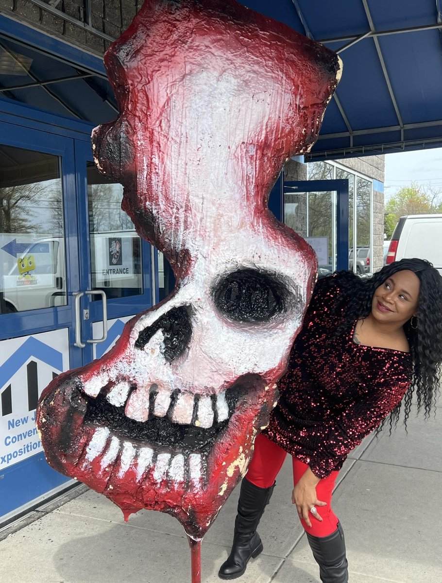 Our Co-Host @TammyReeseMedia at @njhorrorcon ❤️🤘🏾😱
📸 @LaKisaRenee1 

#NJHorrorCon #NewJerseyHorrorConAndFilmFestival #TammyReeseMedia #LaKisaReneeEntertainment #TalesFromTheMedia #HorrorFamily #HorrorCommunity