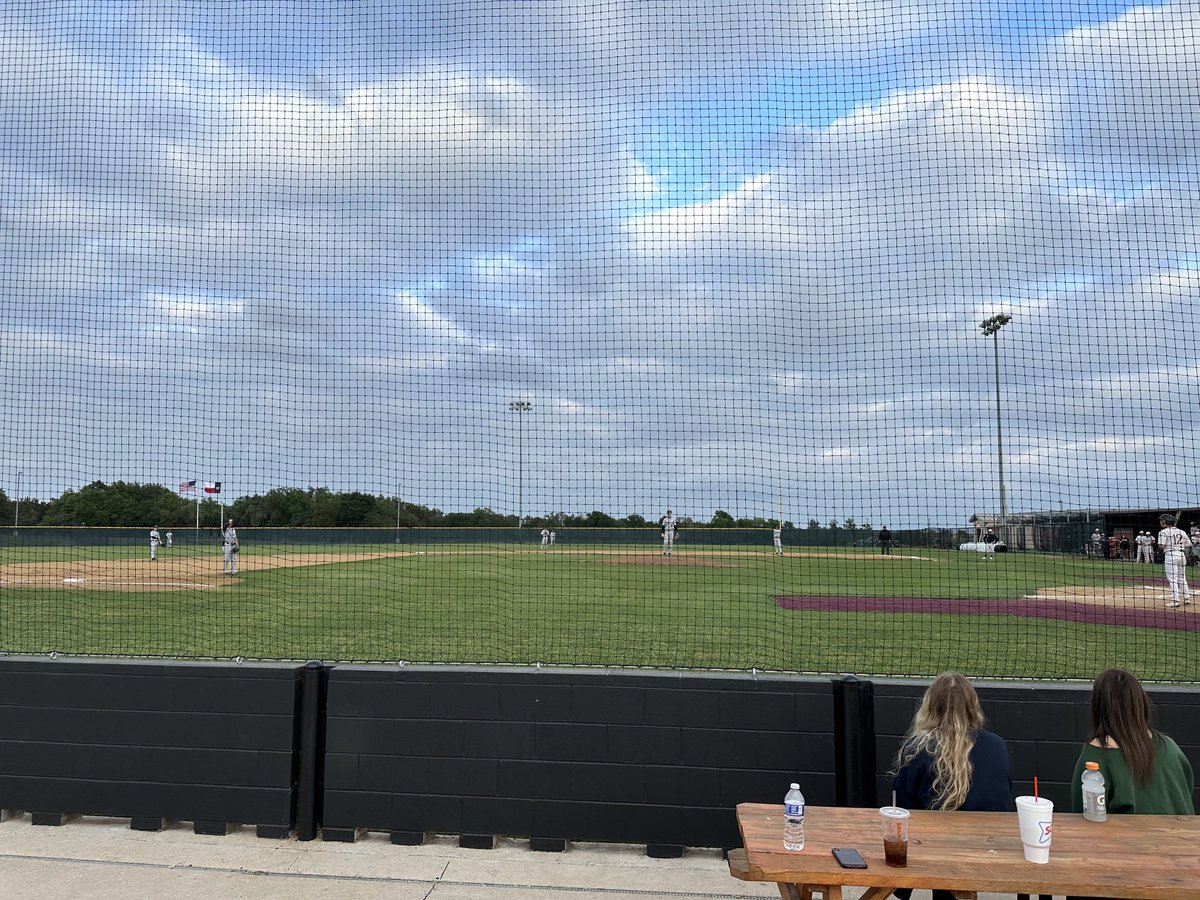 Big district matchup tonight vs Rouse Raiders! Let’s go boys! #OneStandard #Attack ⁦@LISD_AD⁩ ⁦@Cedar_ParkFB⁩