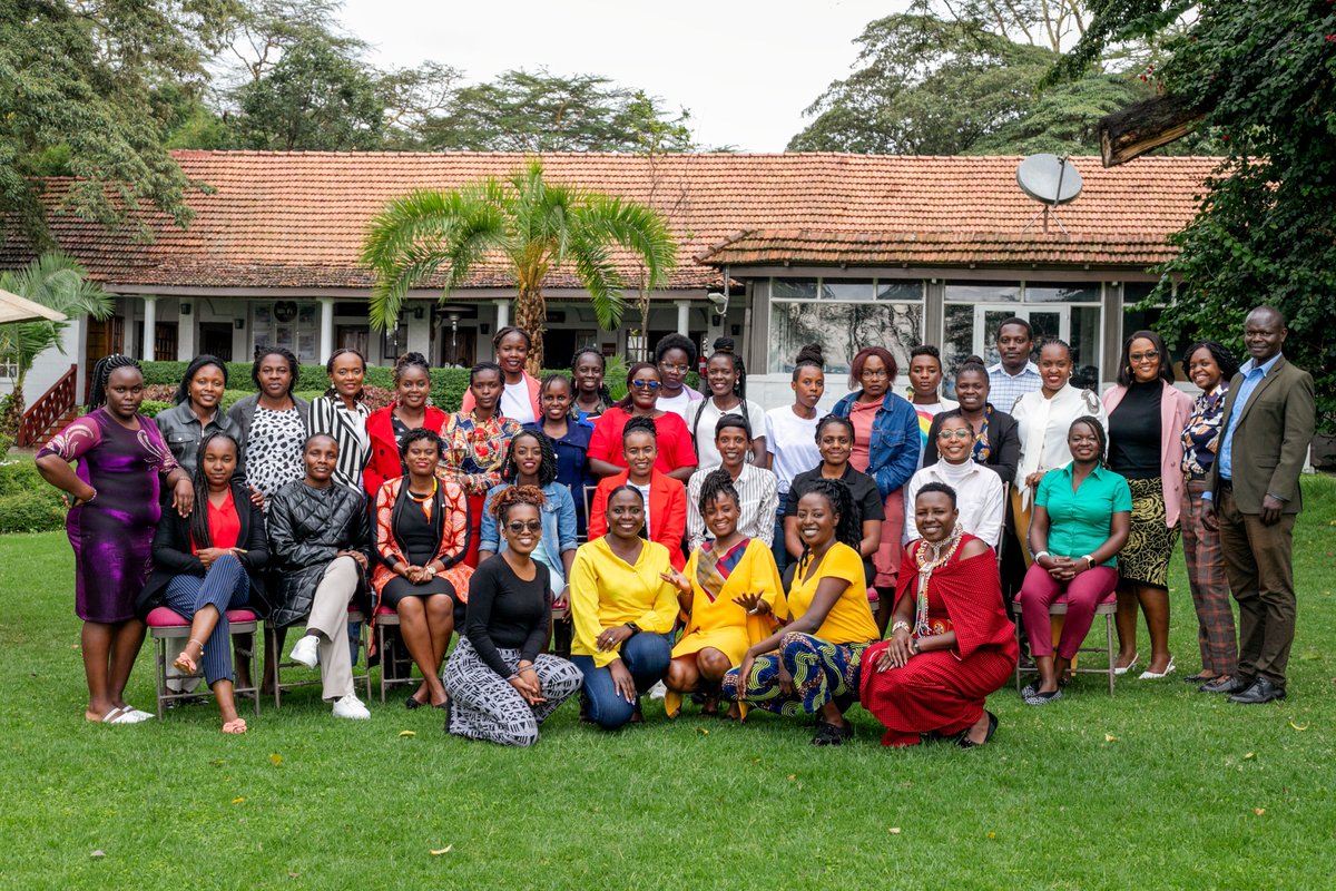 Thrilled to announce the 1st SheLeads Media Fellows! 🇰🇪🇺🇬🇷🇼🇹🇿
A record-breaking response brought us talented journalists from across East Africa. Congratulations to the 27 fellows & their powerful stories! 
Stay tuned for their journeys!✨
#SheLeads #BarazaPrograms