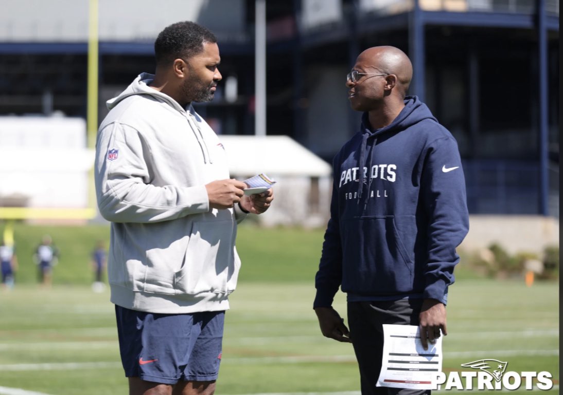 Matthew Slater: Right-hand man to Jerod Mayo. (via @PATRIOTSdotCOM from first week of Phase 2/voluntary offseason program) 📸 Full slideshow: tinyurl.com/5a4vnbby