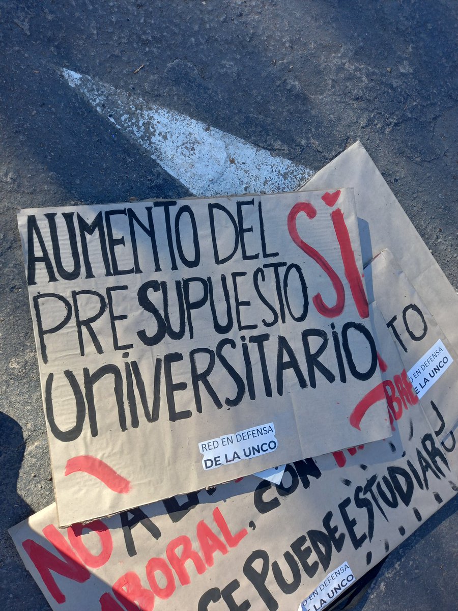 Conmovedora demostración del límite a este gobierno  nefasto que busca desarticular el arte,  la cultura y la educación.... que sepan que hay un pueblo de pie. También desde acá...vamos por todo..
