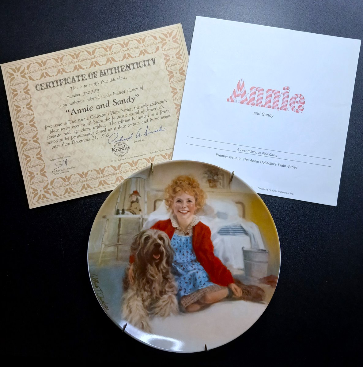 Little Orphan Annie and Sandy Collector Plate First Issue Edwin M Knowles 1982 #LittleOrphanAnnie #AnnieAndSandy #Collector #Plate #First #Issue #EdwinMKnowles #1980s #Ebay #CynfulThings ebay.com/itm/3353632897…