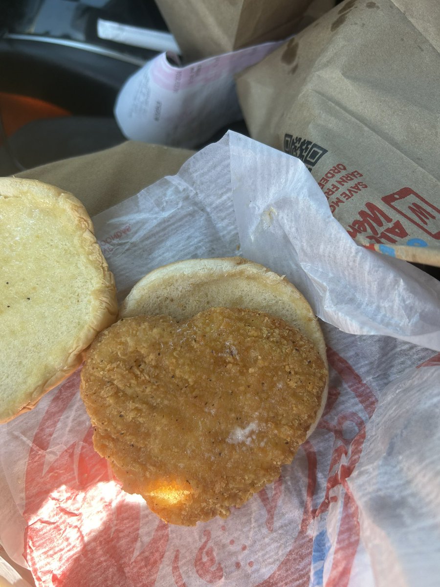 this fine ass wendys worker gave me this heart sandwich i think meant to be what yall think? #loveatfirstsight #mygirlmygirl #meanttobe #inlove