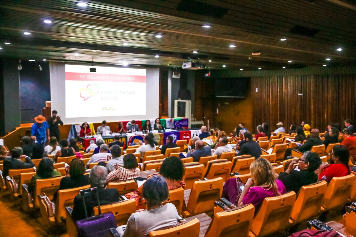 Começou hoje (23), a 4ª Reunião Ordinária do Conselho de Participação Social da SGPR. O evento reuniu integrantes do conselho e assessores de Participação Social e Diversidade dos Ministérios para discutir estratégias de fortalecimento e ampliação da participação cidadã no país.