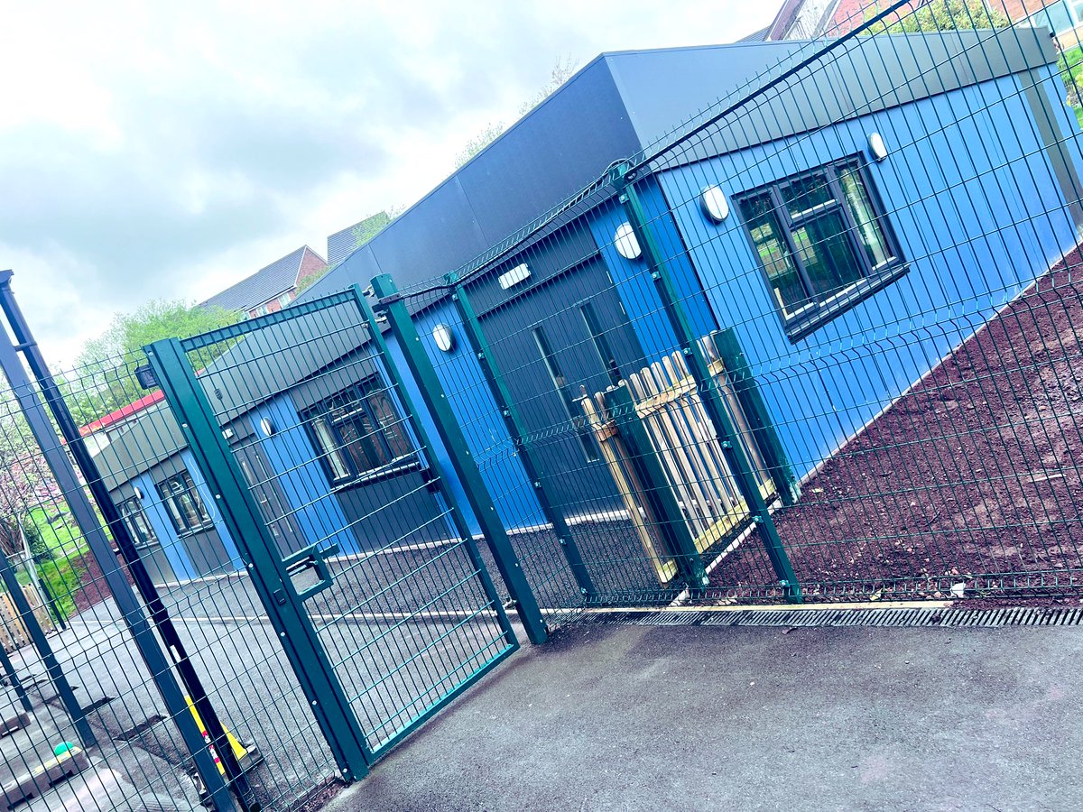 orchardsac's tweet photo. The new build is nearly ready to be moved into! Tarmac done and top soil seeded! Interior is on its last few tweaks before display boards, interactive software and furniture go in! π§ π¦ #ExcitingTimes #keystageone #greenheart @greenheartLP π https://t.co/PakbxJezWu