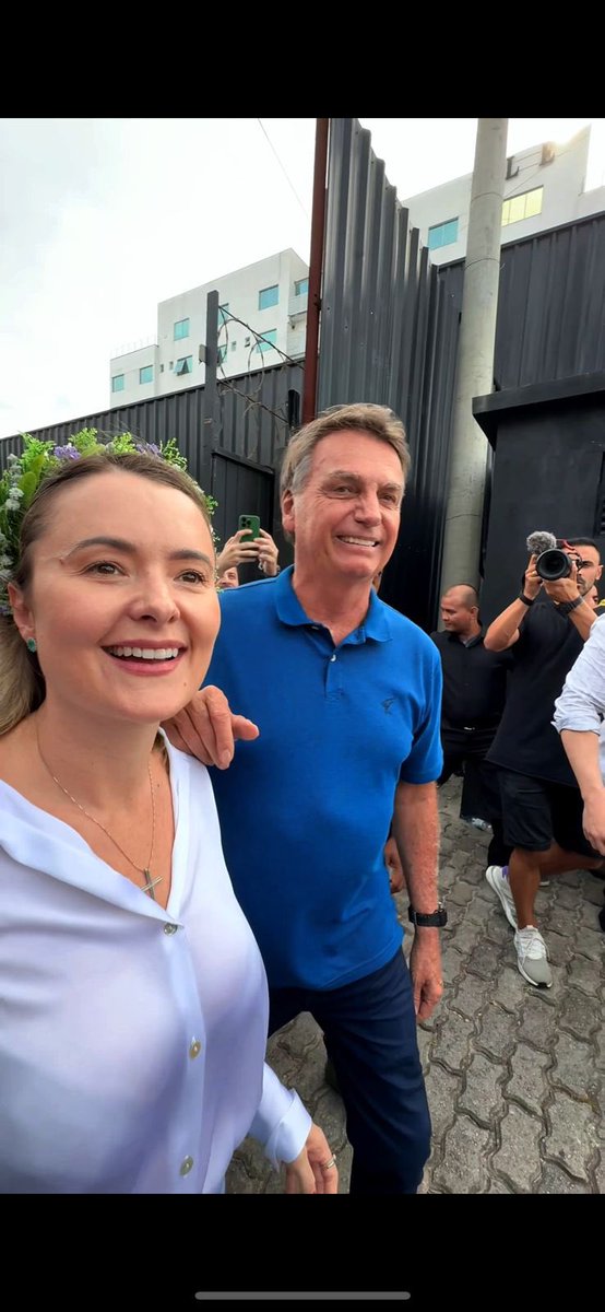 apropriajulia's tweet photo. 🇧🇷🙌 não irão nos calar. 

Liberdade 🙏 @jairbolsonaro https://t.co/57PSkVFqNn