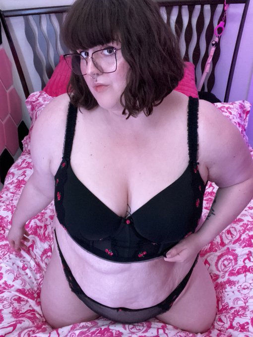 Help yourself have the night of your life ~ https://t.co/JBI5XIhMlf