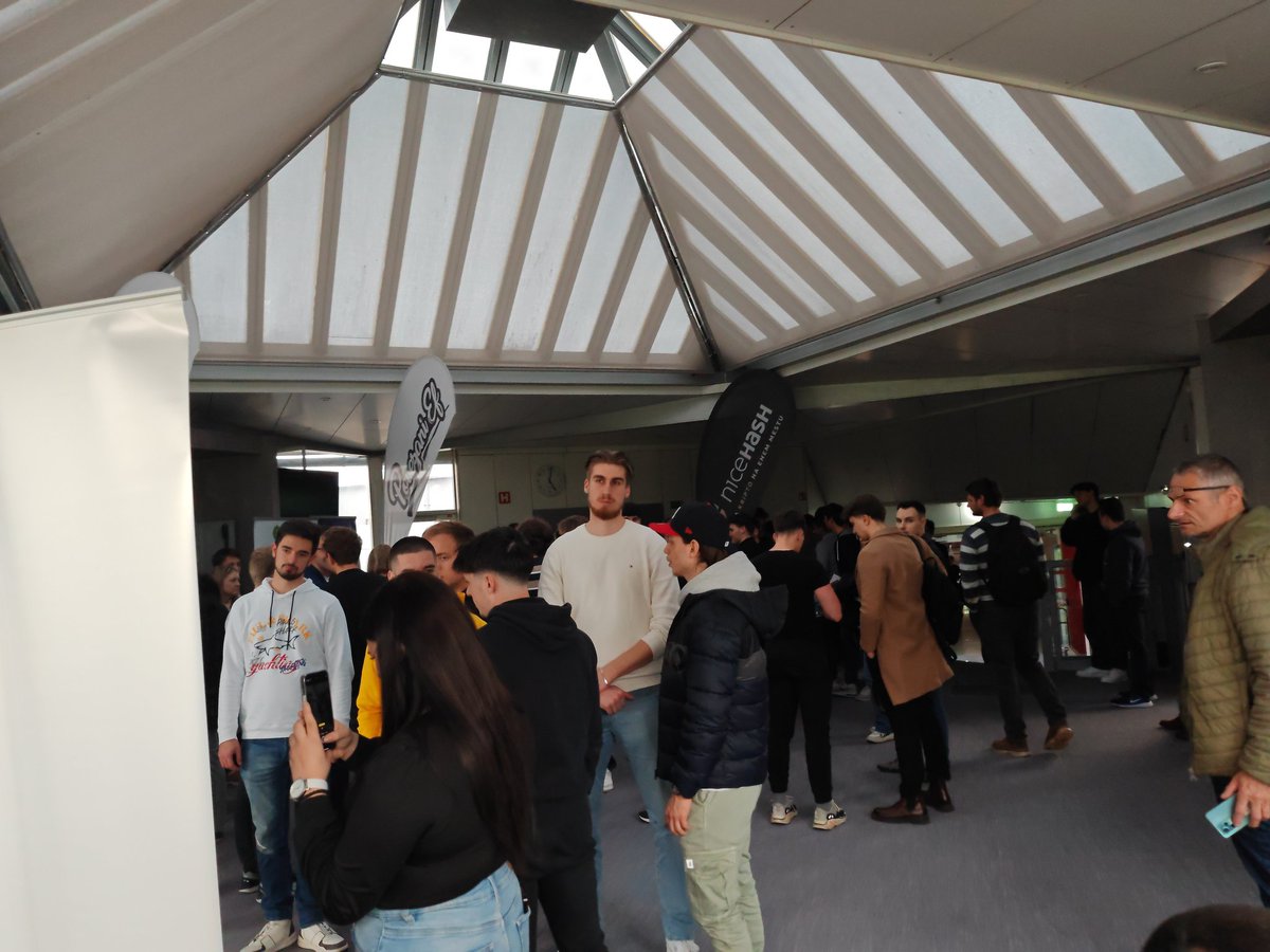 ToniCepon's tweet photo. Grateful to everyone who joined us at the #Bitcoin event hosted by @BitcoinSlovenia at the Faculty of Economics in Slo 🇸🇮. I'm thrilled to have had the opportunity to kick off this incredible event for more than 200 students!! 😎

Have to say that event was a great success!! 💪 https://t.co/szAKTlK9RV