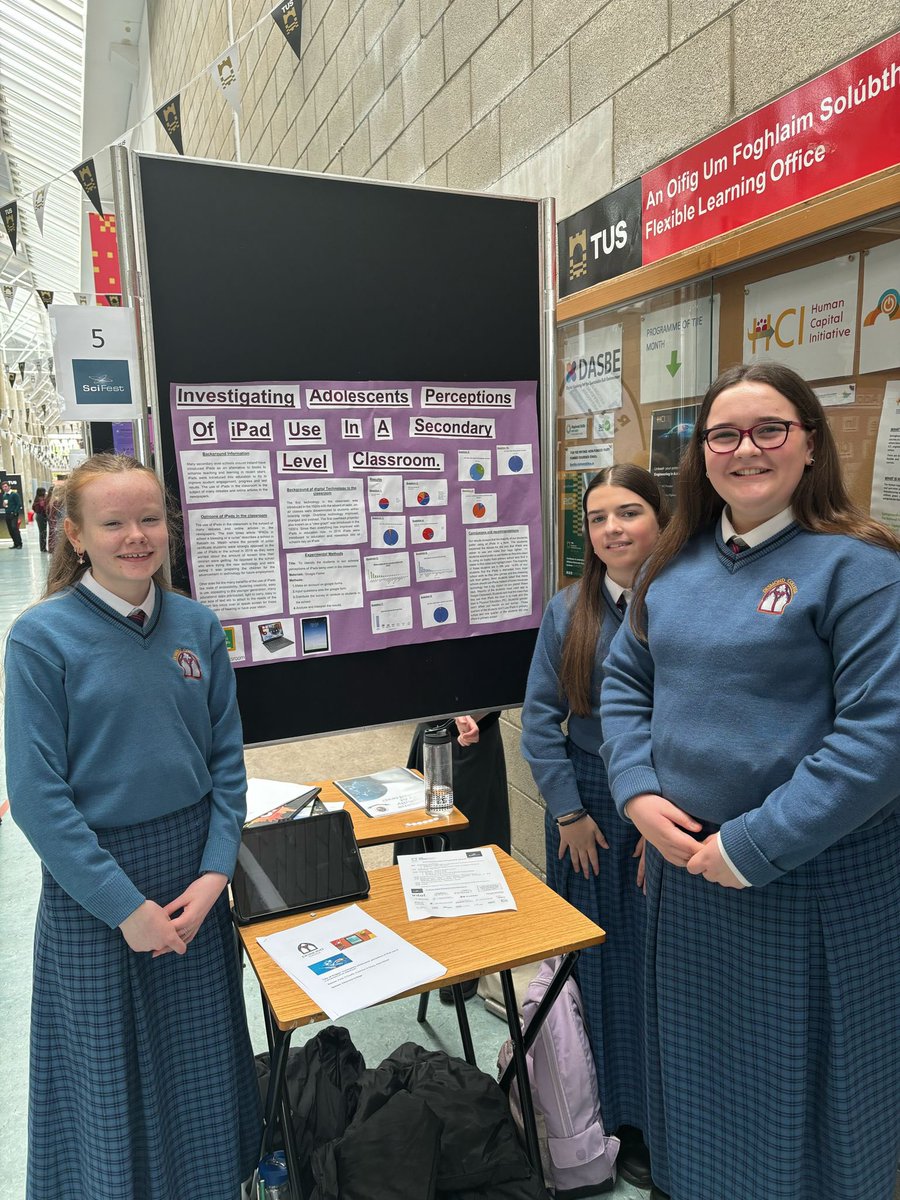 A successful day for Desmond College at SciFest in Technological University of the Shannon! Well Done to all the students who took part and to their teachers Ms Dore and Mr Enright 👏👏 @LCETBSchools @SciFest4STEM