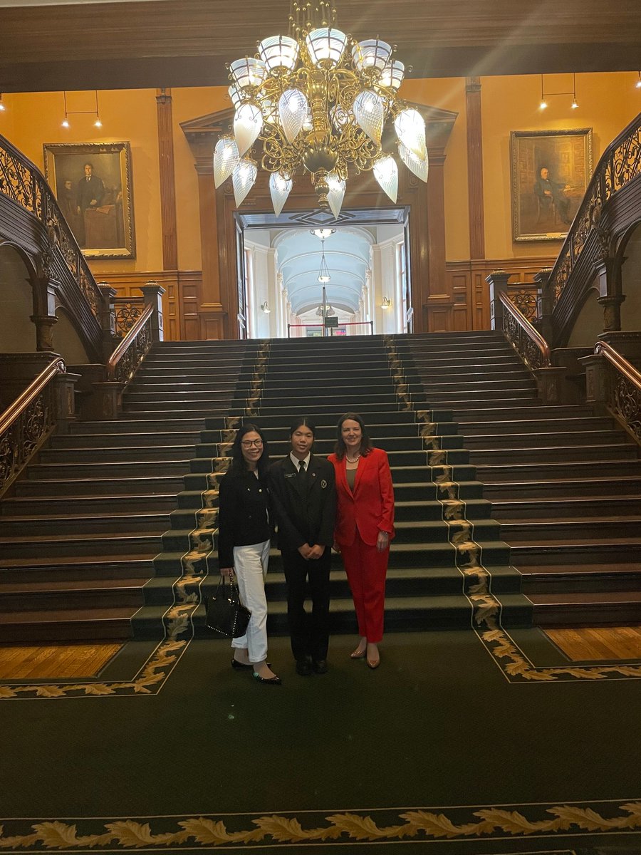 Today I had the pleasure of meeting with Audrey and her mom, Nicole, from #DonValleyWest. So great to talk about Audrey’s time here at the Legislature in the Page program and to hear about her other interests. Thanks, Audrey, for volunteering your time with the OLA! #DVW