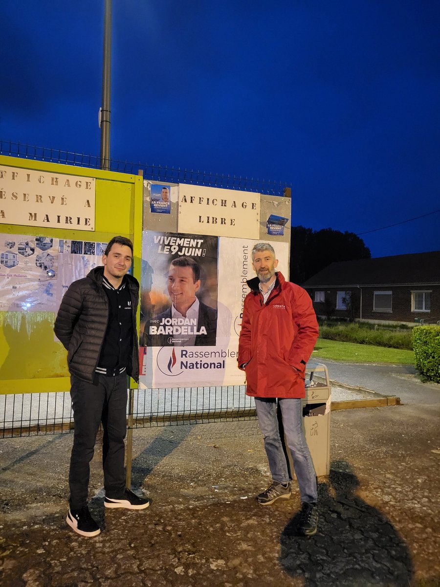 Frederic5916's tweet photo. Collage du jour #circo5916 pour faire gagner la liste menée par @J_Bardella sur les communes de
#Bruille #Ecaillon #Masny avec @VianneyMartin6 et @meld_de_06
#VivementLe9Juin
@MarchioMatthieu @RN_Nord59 @joshuaHochart @RNJ_Nord https://t.co/dyfZS6mE9g